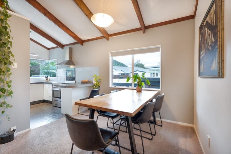 Photo of property in 11 Tulsa Grove, Totara Park, Upper Hutt, 5018