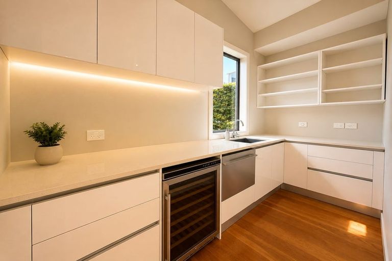 Photo of property in 276 Lake Road, Hauraki, Auckland, 0622
