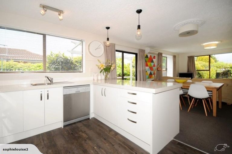 Photo of property in 2/24 Solway Avenue, Ilam, Christchurch, 8041