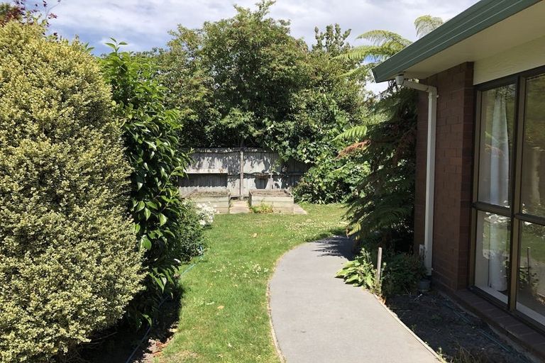 Photo of property in 21 Wadeley Road, Ilam, Christchurch, 8041