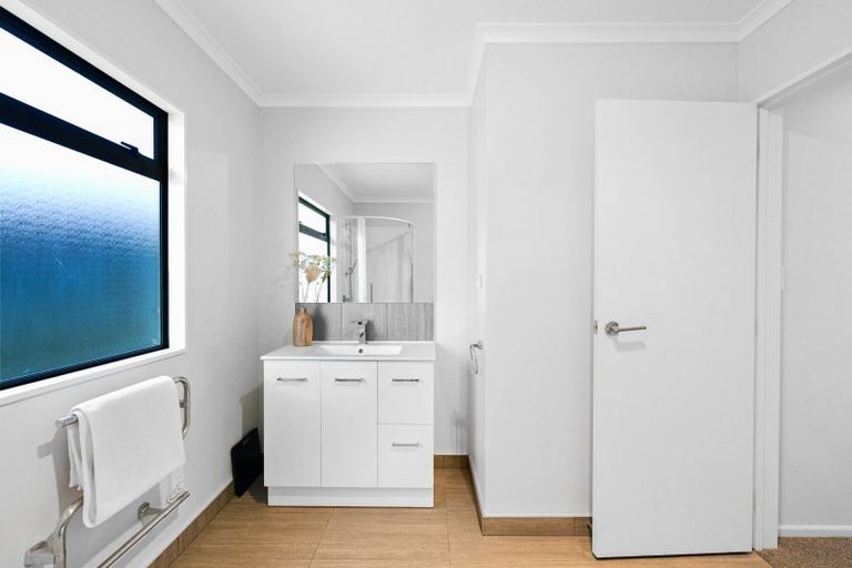 Photo of property in 13 Mangakoea Place, St Andrews, Hamilton, 3200