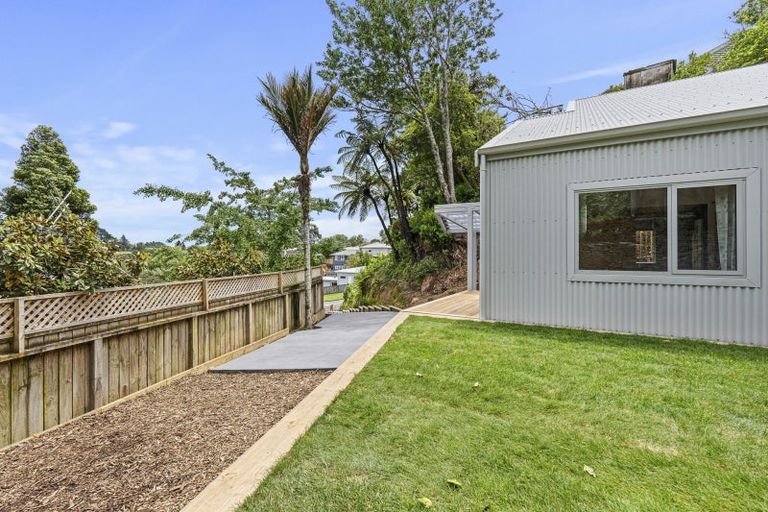 Photo of property in 5 Awanui Street, Merrilands, New Plymouth, 4312