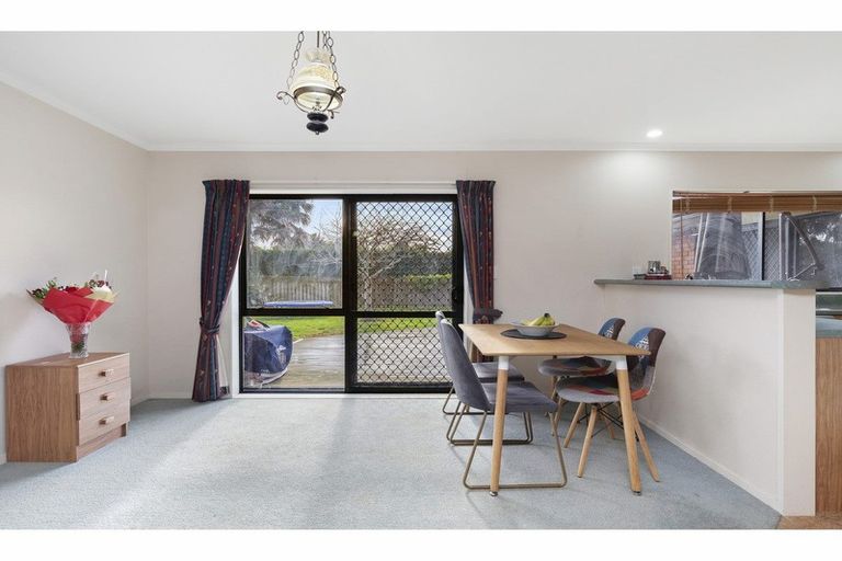 Photo of property in 2 Awaroa Stream Drive, Waiuku, 2123