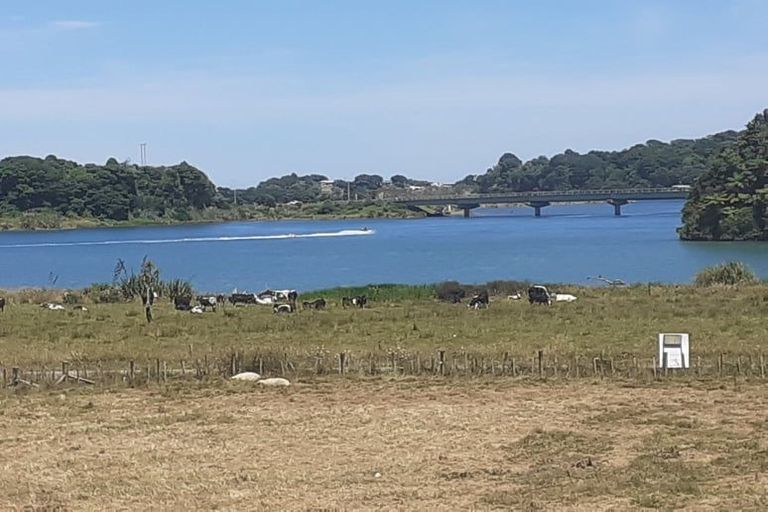 Photo of property in 97b Te Mahoe Road, Mokau, 4376