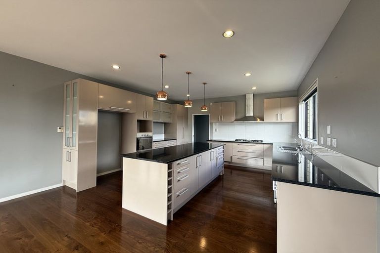 Photo of property in 29 Huntington Park Drive, Greenhithe, Auckland, 0632