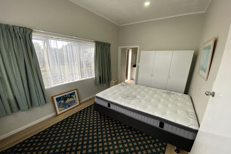 Photo of property in 32 Nile Road, Kelston, Auckland, 0602