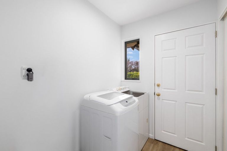 Photo of property in 15 Farquhars Road, Redwood, Christchurch, 8051