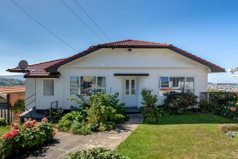 Photo of property in 63 Easther Crescent, Kew, Dunedin, 9012