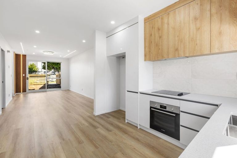 Photo of property in 2a Feasegate Street, Manurewa, Auckland, 2102