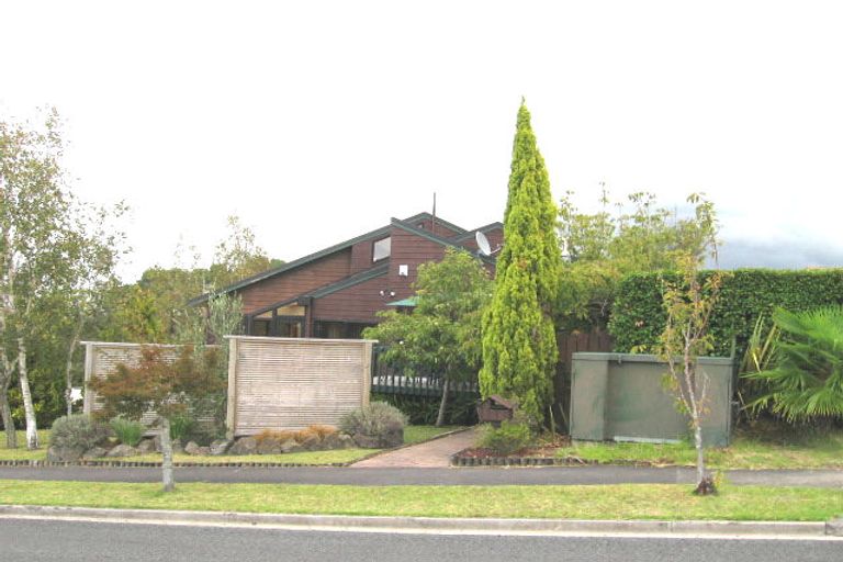 Photo of property in 7 Constable Lane, West Harbour, Auckland, 0618