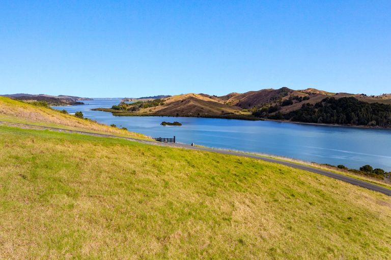 Photo of property in 16a Salt River View Road, Kaiwaka, 0573