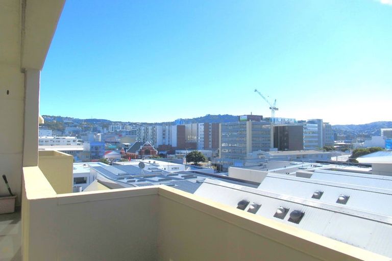 Photo of property in Pirie Street Townhouses, 28/35 Pirie Street, Mount Victoria, Wellington, 6011