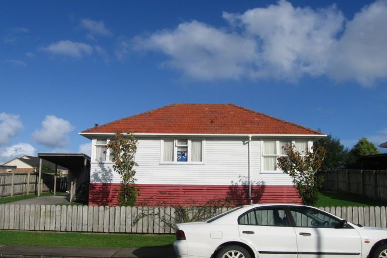 Photo of property in 38 Middlemore Crescent, Papatoetoe, Auckland, 2025