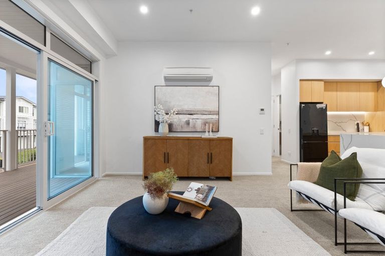 Photo of property in 135 Hibiscus Drive, Orewa, 0931