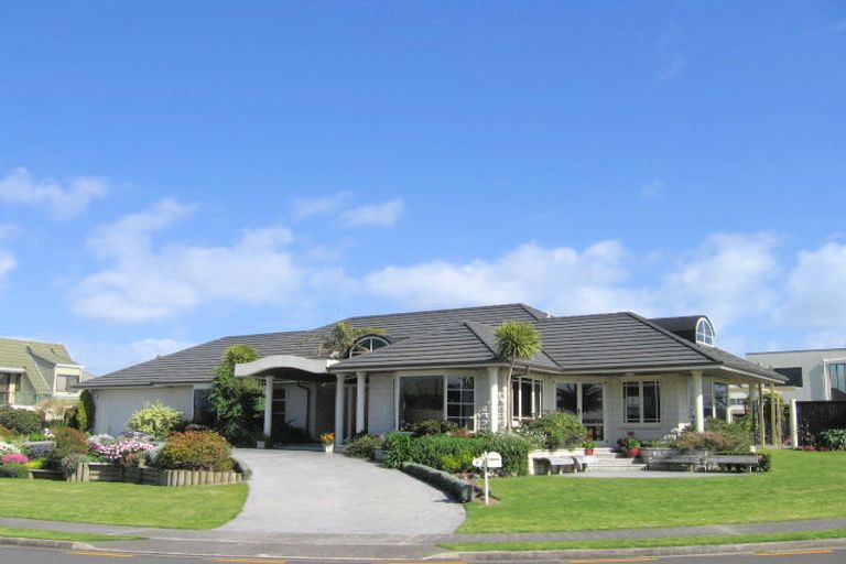 Photo of property in 5 Sunbrae Grove, Mount Maunganui, 3116