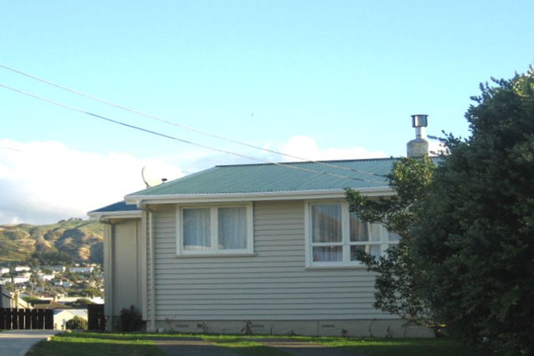 Photo of property in 12a-b Miranda Street, Cannons Creek, Porirua, 5024