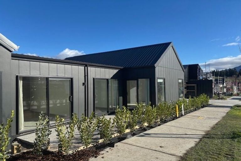 Photo of property in 1 Reedland Street, Jacks Point, 9371