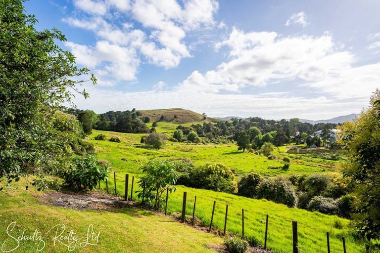 Photo of property in 15 Doctors Hill Road, Maungaturoto, 0520