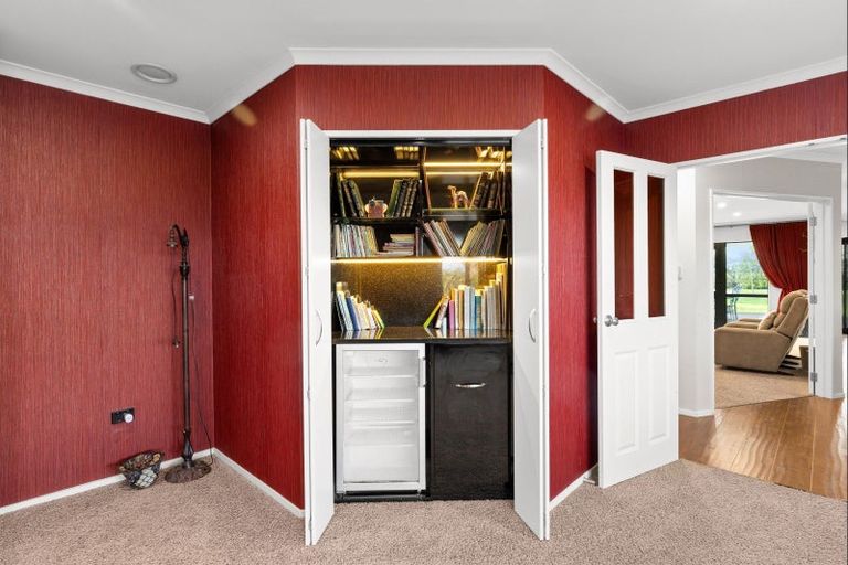 Photo of property in 11 Mckenzie Settlement Road, Kairanga, Palmerston North, 4475