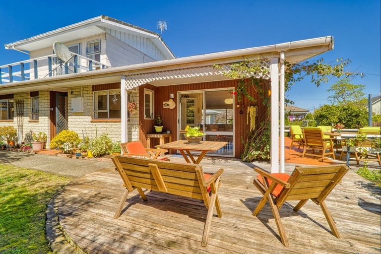 Photo of property in 94 Te Mata Road, Havelock North, 4130