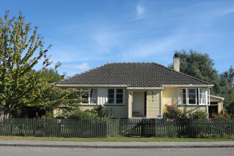 Photo of property in 76 Wilson Street, Geraldine, 7930