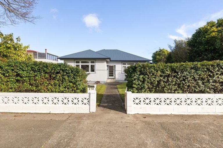 Photo of property in 218 Vogel Street, Roslyn, Palmerston North, 4414