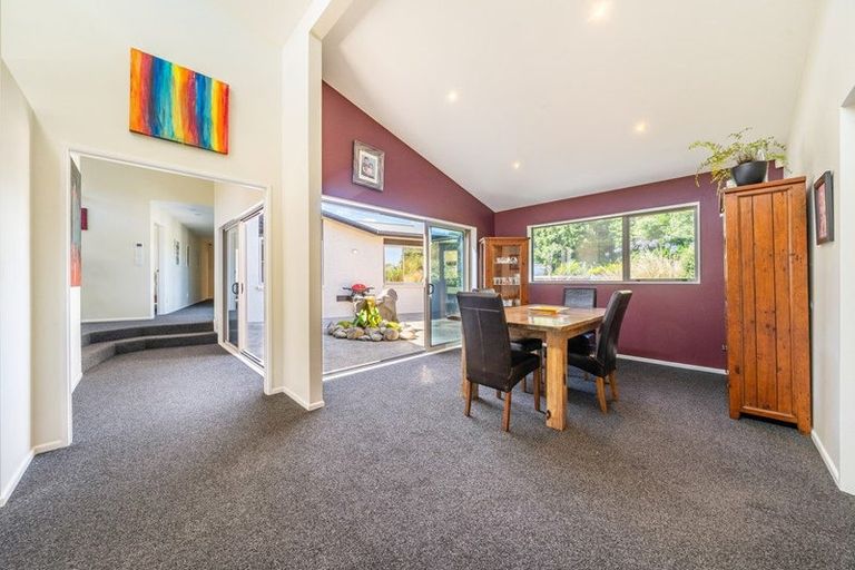 Photo of property in 41 Mount Marua Way, Timberlea, Upper Hutt, 5018