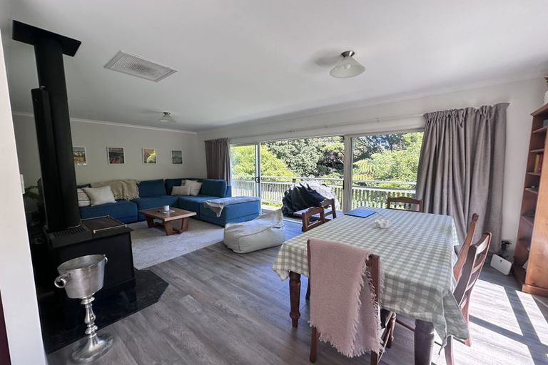 Photo of property in 2 Corlett Road, Plimmerton, Porirua, 5026