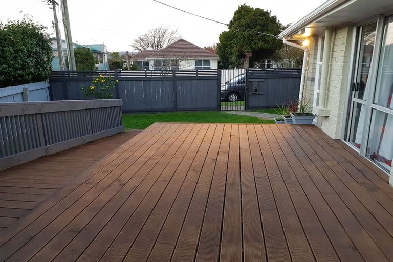 Photo of property in 20 Holyoake Crescent, Avalon, Lower Hutt, 5011