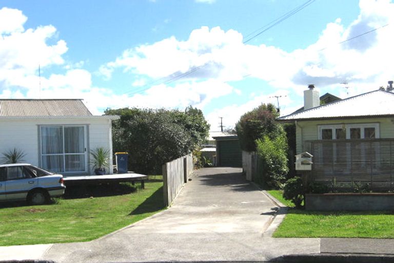 Photo of property in 8 Stafson Lane, Te Atatu Peninsula, Auckland, 0610