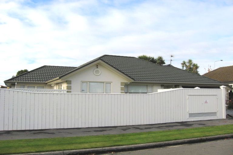 Photo of property in 2 Leander Street, Northcote, Christchurch, 8052