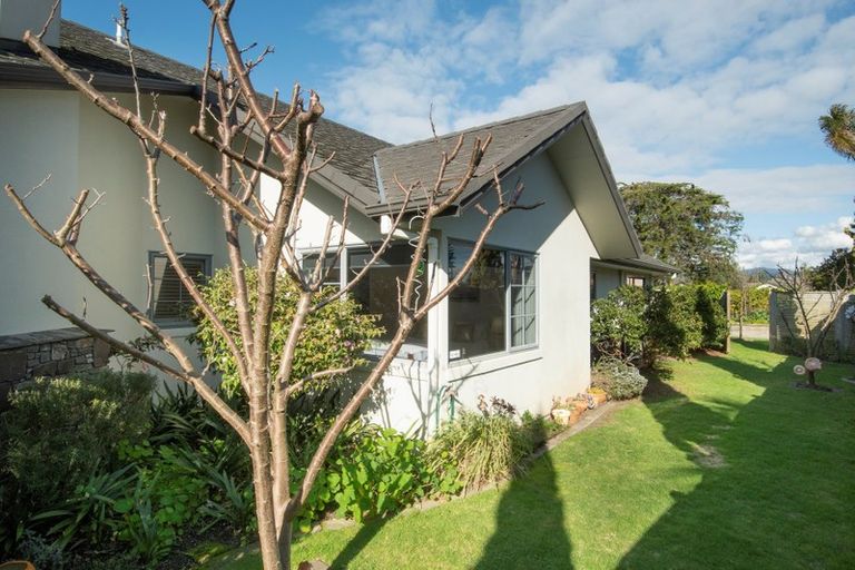 Photo of property in 100 Sovereign Drive, Papamoa Beach, Papamoa, 3118