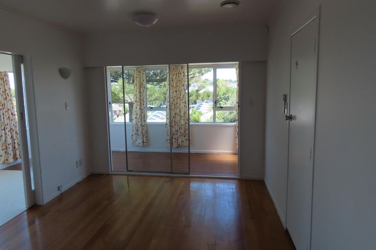 Photo of property in 10 Camelot Place, Glenfield, Auckland, 0629