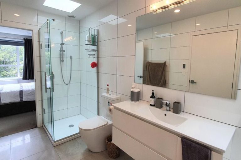 Photo of property in 8/31 Verbena Road, Birkdale, Auckland, 0626