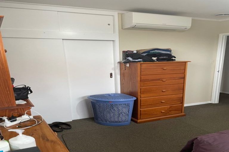 Photo of property in 1/25 Regency Place, Sunnynook, Auckland, 0632