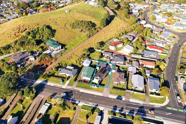Photo of property in 97 South Road, Blagdon, New Plymouth, 4310