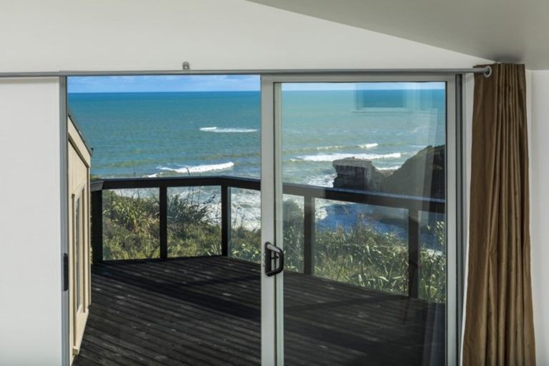Photo of property in 39 Waitea Road, Muriwai, 0881
