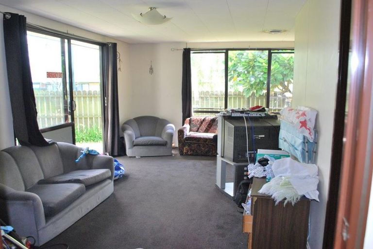 Photo of property in 1/444 Swanson Road, Ranui, Auckland, 0612