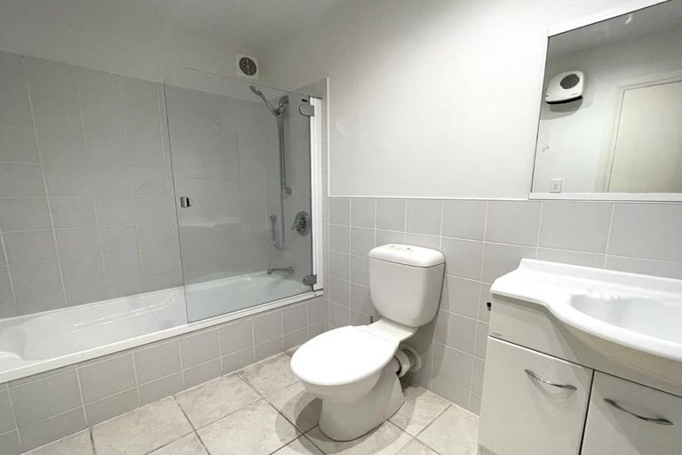 Photo of property in 153e Grant Road, Thorndon, Wellington, 6011