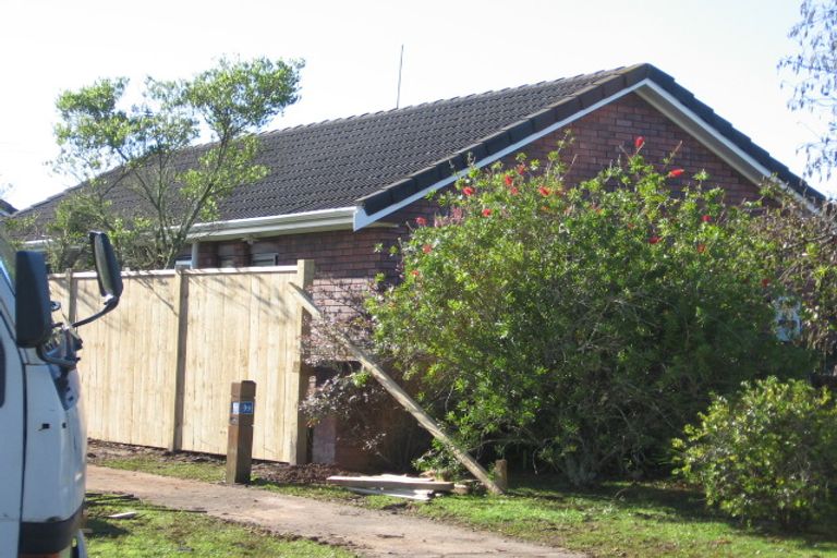 Photo of property in 32 Crampton Court, Orewa, 0931