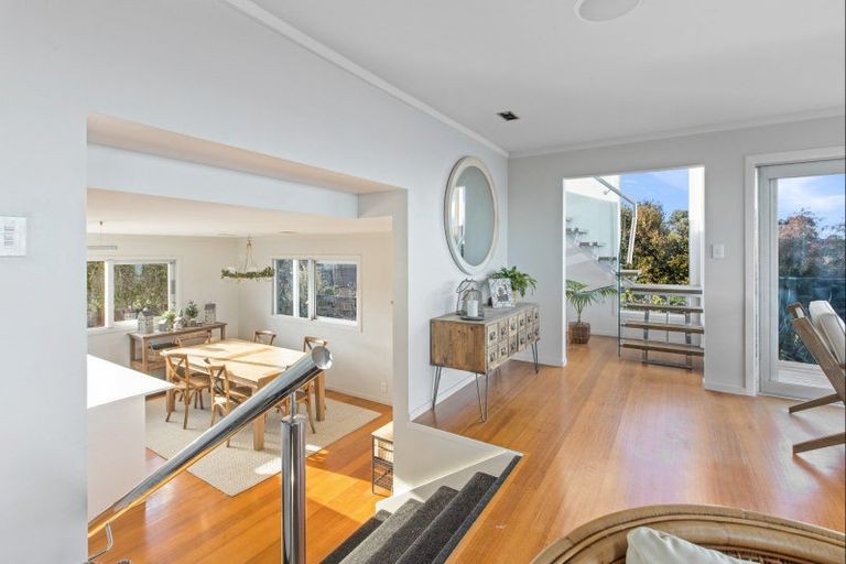 Photo of property in 8 Sykes Avenue, Hatfields Beach, Orewa, 0931