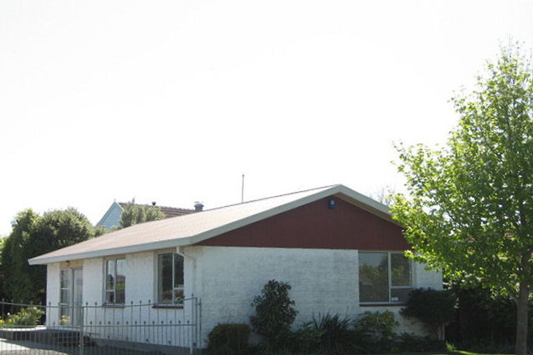 Photo of property in 77 Solomon Avenue, Redwood, Christchurch, 8051