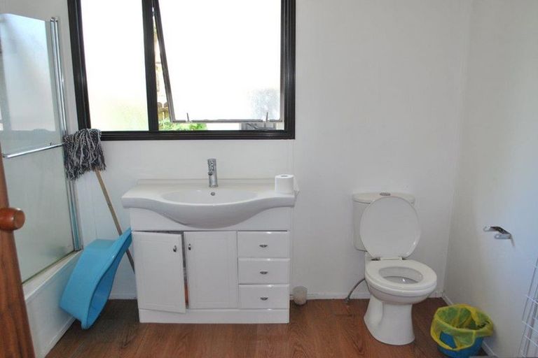 Photo of property in 1/444 Swanson Road, Ranui, Auckland, 0612