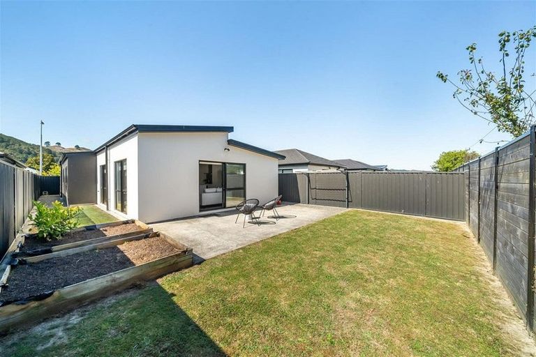 Photo of property in 34 Te Kaeaea Crescent, Wallaceville, Upper Hutt, 5018
