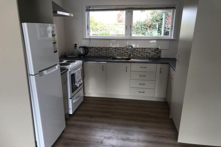 Photo of property in 3/289 Glenfield Road, Glenfield, Auckland, 0629