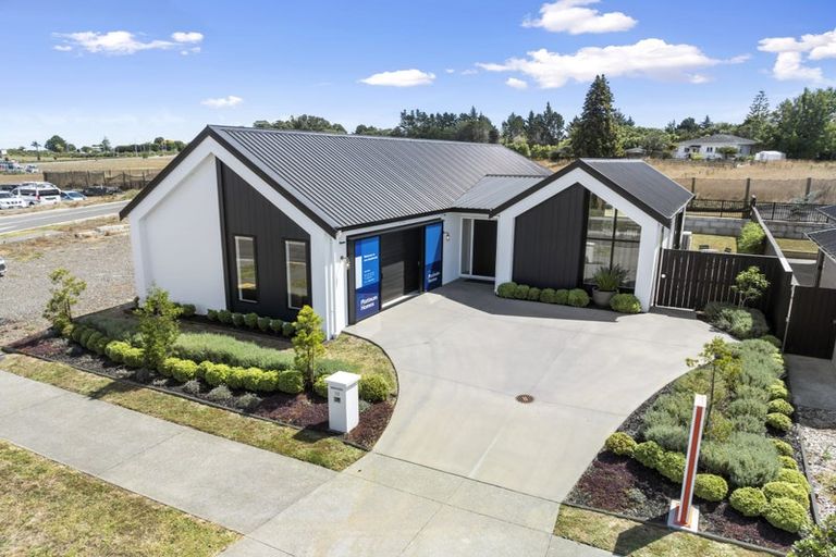 Photo of property in 10 Te Rata Boulevard, Karaka, 2124