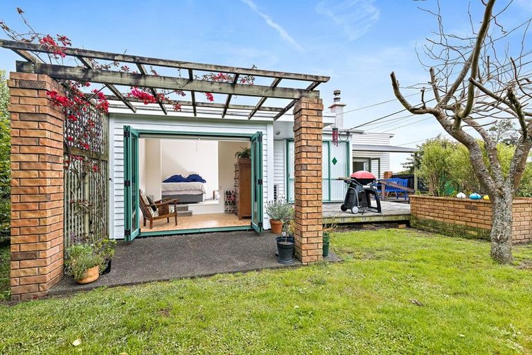 Photo of property in 10 Tapu Road, Huapai, Kumeu, 0810