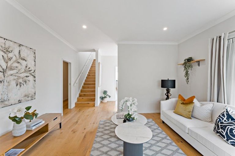 Photo of property in 7 Waiarohia Place, Hobsonville, Auckland, 0616