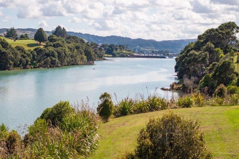 Photo of property in 60 Omahina Street, Raglan, 3225