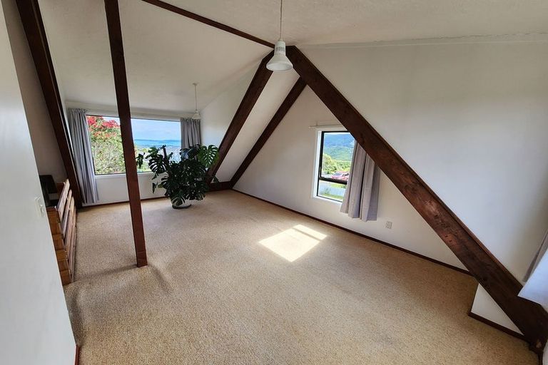 Photo of property in 1 Lindis Close, Kelson, Lower Hutt, 5010